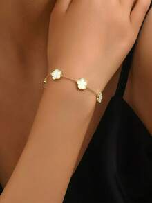 一套两件时尚五叶花手链，适合日常佩戴 - 黑與白 - 查看 3