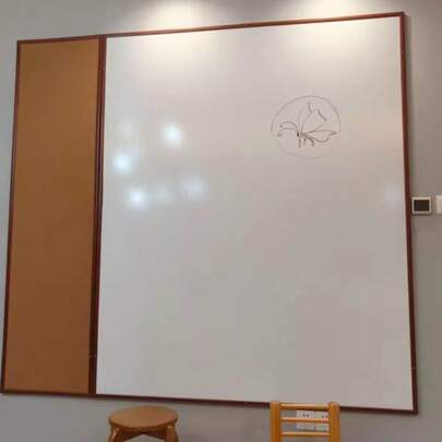 Magnetisch whiteboard met houten frame, duurzaam en dik, geschikt voor wandmontage en ideaal voor training, thuisgebruik, lesgeven, graffiti en notities.