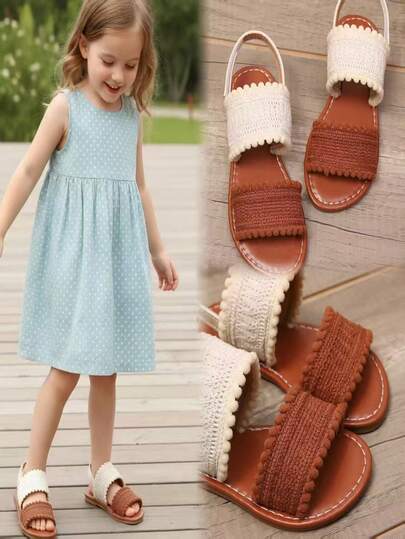 1双米色和棕色女童平底凉鞋，柔软舒适，编织双带，经典圆头露趾防滑时尚可爱罗马沙滩凉鞋，适合女童日常休闲、海滩、校园穿着，2026春夏新款