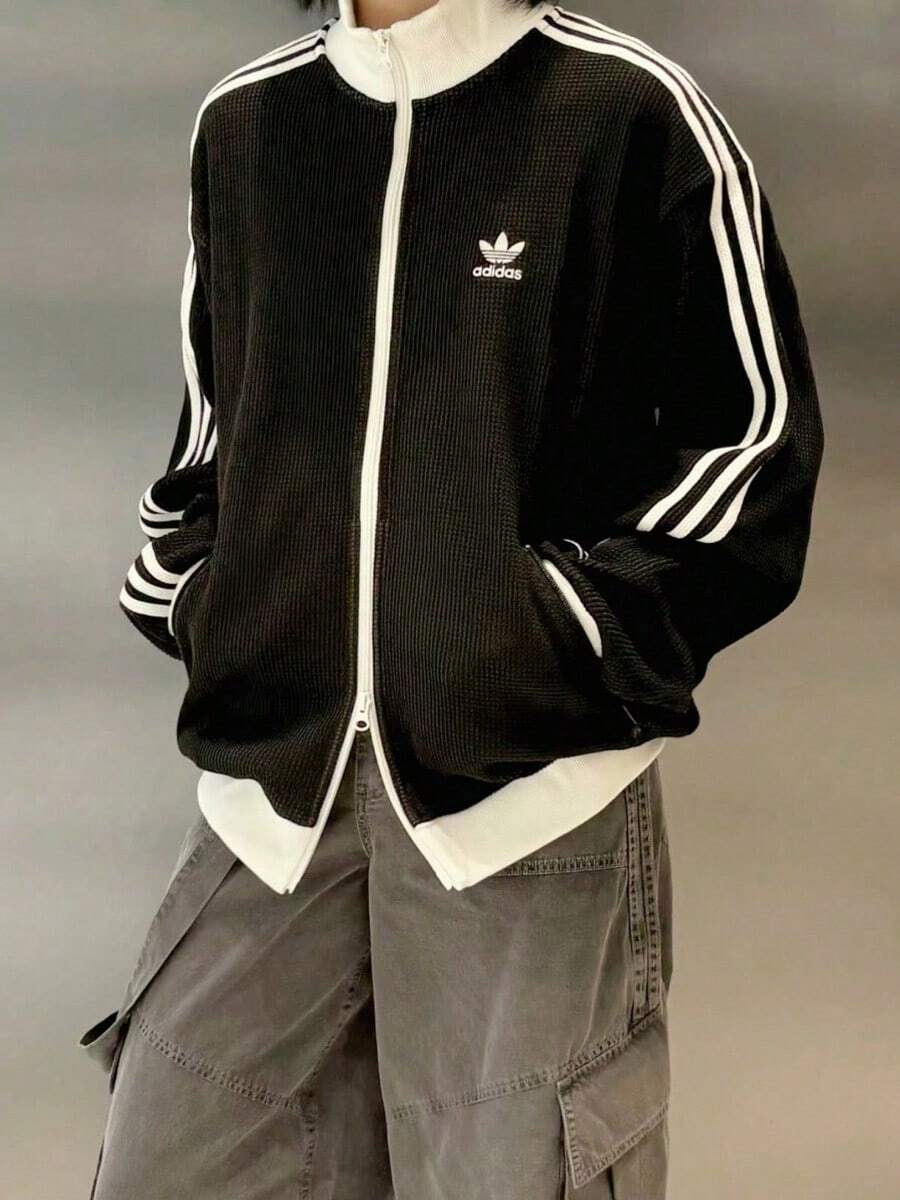 adidas originals TRACK TOP KNIT男女款品牌logo三條紋華夫格立領運動寬鬆長袖夾克KC2619 - 黑色 - 查看 1