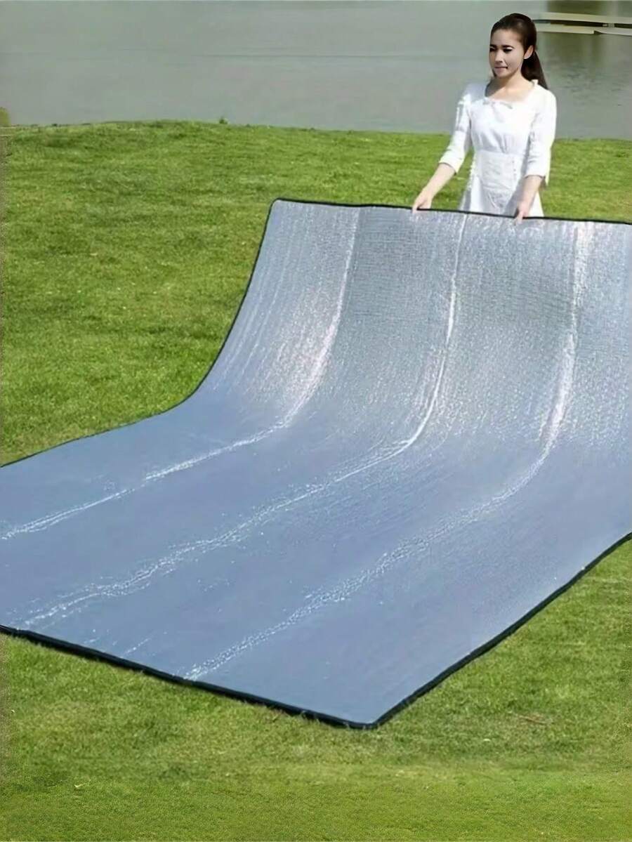 1片铝箔防潮垫，带收纳袋，便携式野餐垫，适用于野餐、露营和沙滩帐篷，防潮户外帐篷垫，露营旅行垫，户外旅行必备，庭院和公园野餐垫，不含帐篷