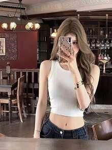 女士白色无袖罗纹针织背心 - 日系金属链条后背设计，休闲甜美性感街头风，柔软弹力面料修身剪裁，2026春夏必备单品，适合日常穿着/叠穿/周末聚会/海滩度假 - 白色 - 查看 7