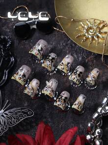 用10片装亚克力鸭子美甲片表达你的爱意！裸粉色为底色，浅黄色，欧式豹纹印花，3D立体蝴蝶装饰，蝴蝶结，水钻点缀，北欧风全覆盖亚克力美甲片套装，适合女孩和女士，内含1个迷你指甲锉和1张粘合贴片，美甲用品适合派对、婚礼和日常佩戴。 - 咖啡棕 - 查看 4