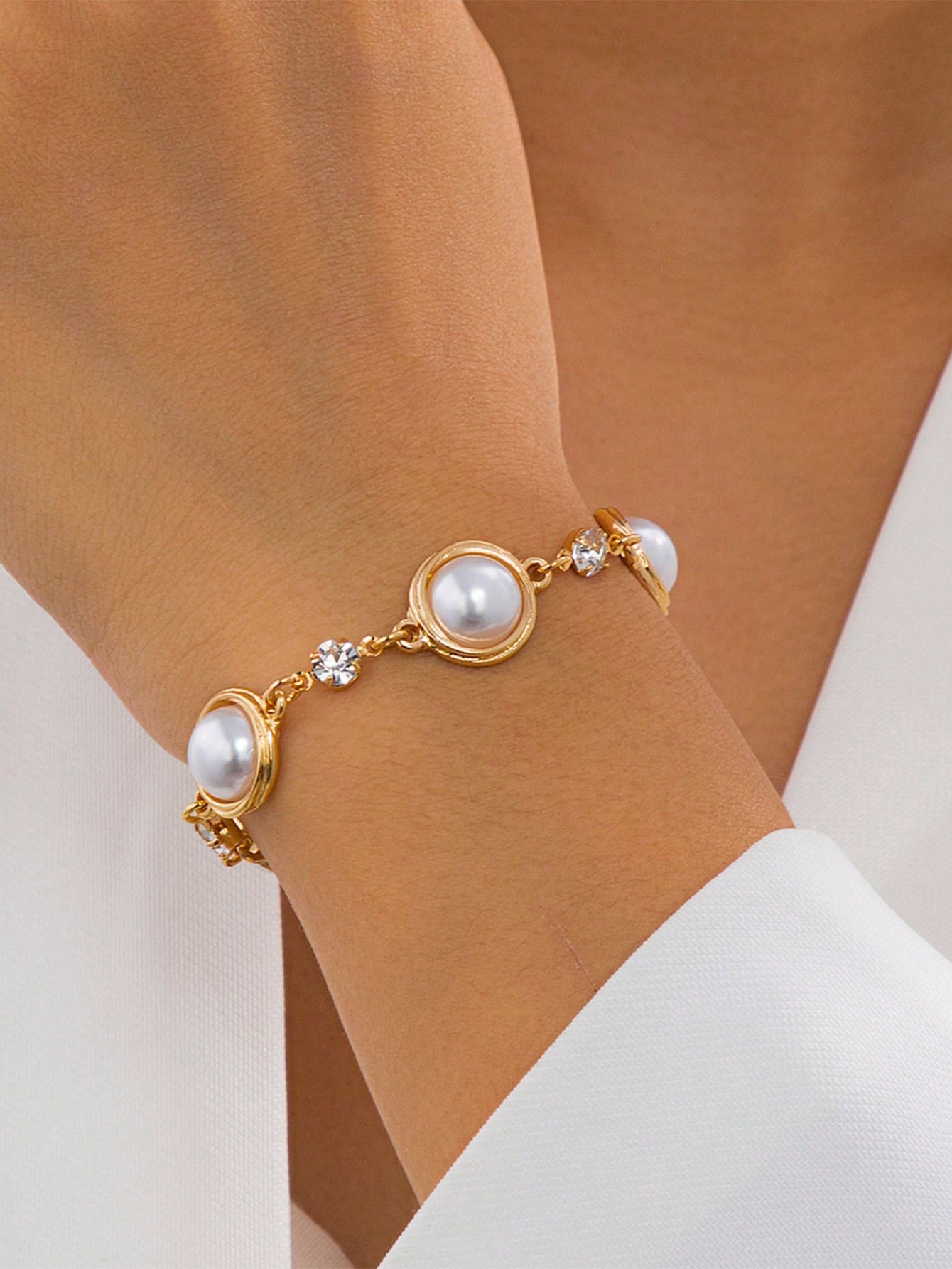 1pc Retro Fashionable New Sparkling Elegant White Faux Pearl Geometric Round Women Bracelet - White - View 1