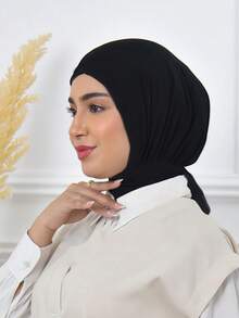 1 chiếc khăn trùm đầu tam giác tiện dụng, thiết kế buộc liền mạch, quấn nhanh chóng không bị tuột, không cần mũ lót hay gấp lại, phù hợp cho sử dụng hàng ngày, cầu nguyện và đi chơi. - Carbon đen - Xem 2