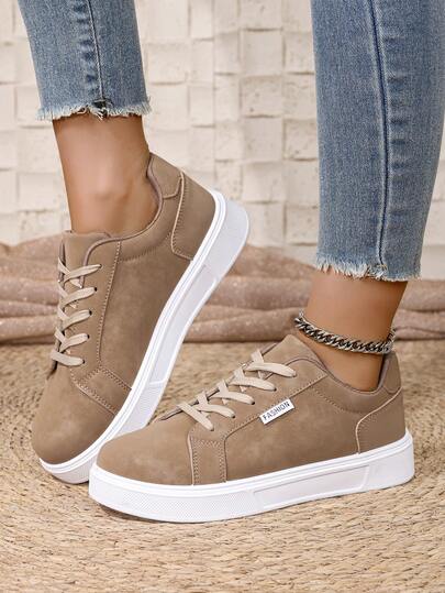 Khakifärgade platta sportskor för vardagsbruk, tyska träningsskor med snörning, mjukt läder med lapptäcke, skolsäsongs- och collegestil, låga och mångsidiga vardagsskor, bekväma fritids- och moderiktiga löparskor