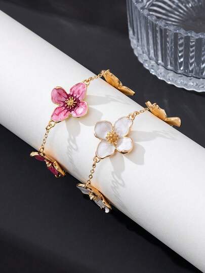 2pcs Fashionable & Versatile Summer New Dopamine Series Handmade Oil Drop White Mixed 4-Petal Flower Bracelets Set For Women