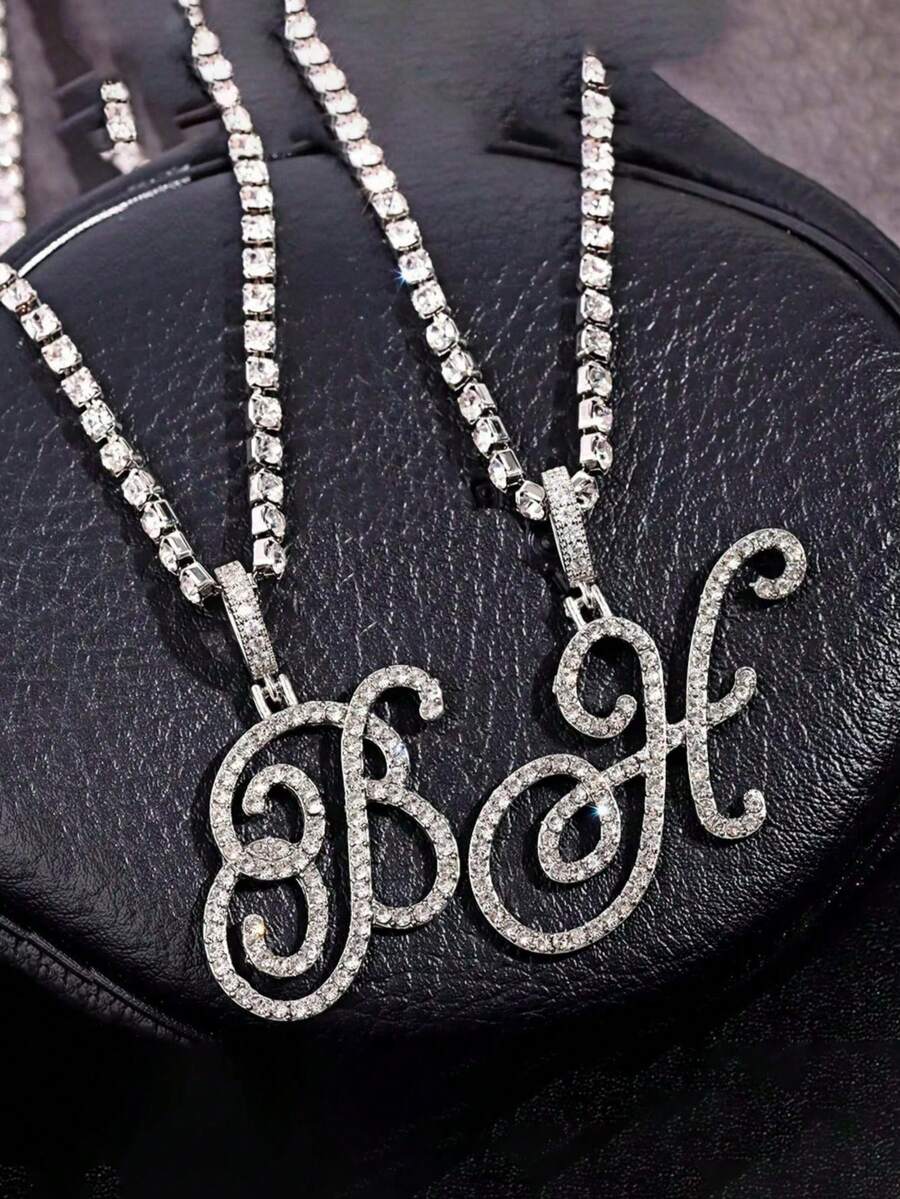 Cadena de tenis con diamantes de imitación + Colgante con letra cursiva, collar de estilo callejero para hombres - Collar con letras cursivas para hombre - Ver 1