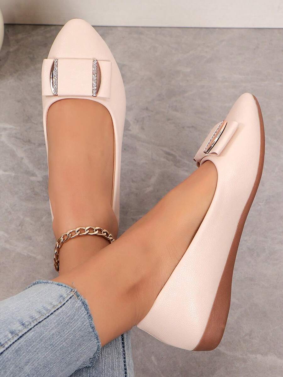 女士低帮方扣水钻装饰平底舒适休闲鞋，适合通勤、约会、购物等各种场合，四季皆宜。 - 米色 - 查看 1