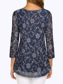 女士休闲七分袖碎花双层宽松褶皱网纱上衣，适合度假和春季穿着 - 藏蓝色 - 查看 3