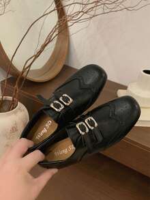 1 Pair Women's Retro British Style Brogue Flat Loafers, 2026 New Comfortable Soft Leather Double Buckle Carved Round Toe Casual Versatile Slip-On Shoes - Black - View 1
