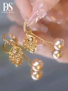 1 Đôi bông tai vòng hình lá đính đá Cubic Zirconia lấp lánh sang trọng, kiểu dáng thanh lịch, quyến rũ dành cho nữ. - Bông tai hình lá ngọc trai - Xem 4