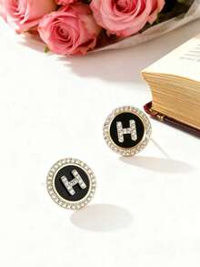 1 Pair H-Letter Round Stud Earrings, Fashionable Minimalist Elegant, Suitable For Women's Daily Wear - H Letter Earrings - View 4