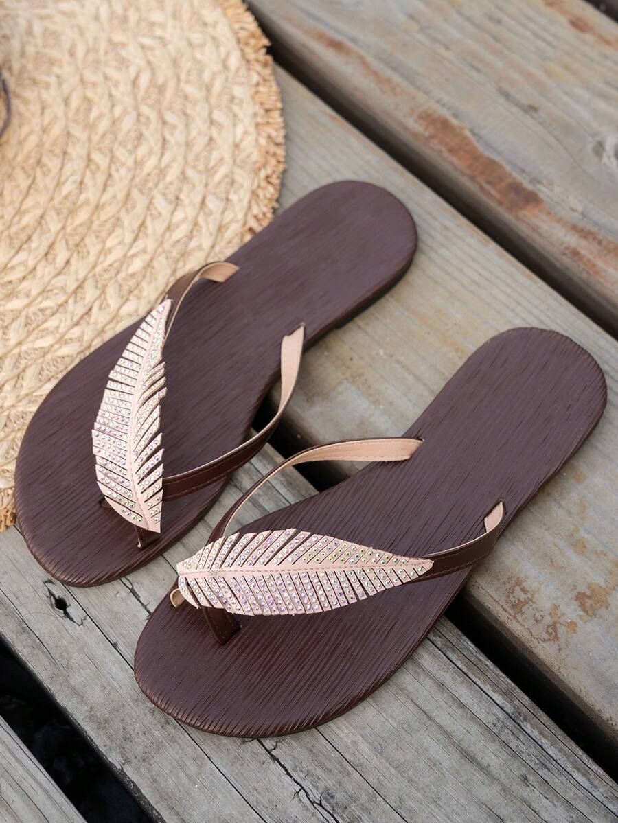 New Summer Beach Leaf Rhinestone Thong Design Women Flat Sandals, Fashion, Elegant, Comfortable, Versatile, Suitable For Walking, Home