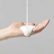 1支250毫升卷发定型霜 | 滋润修护秀发，防止干燥和分叉 | 深层滋养，保持卷发形状和弹性 | 日常洗发后使用，是护发爱好者的完美礼物 - 1pcs - 查看 5