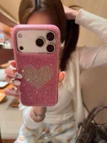 Funda de teléfono con patrón de corazón rosa, con strass en forma de corazón, compatible con iPhone 14/17 Pro/17 Pro Max, estilo de chica de moda, cubierta protectora para primavera y cumpleaños - Fondo plateado con corazón rosa. - Ver 4