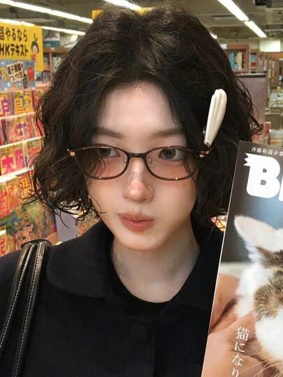 1 chiếc kính mắt trang trí tối giản thời trang dành cho nữ