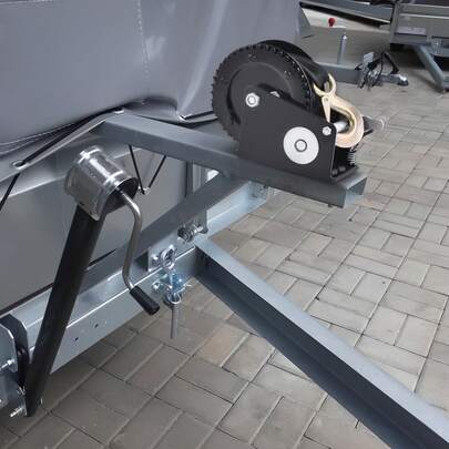 Hand Winch, 2000 Lbs Pulling Capacity, Boat Trailer Winch Heavy Duty Rope Crank With 23 Ft Polyester Strap And Two-Way Ratchet, Manual Operated Hand Crank Winch For Trailer, Boat Or ATV Towing