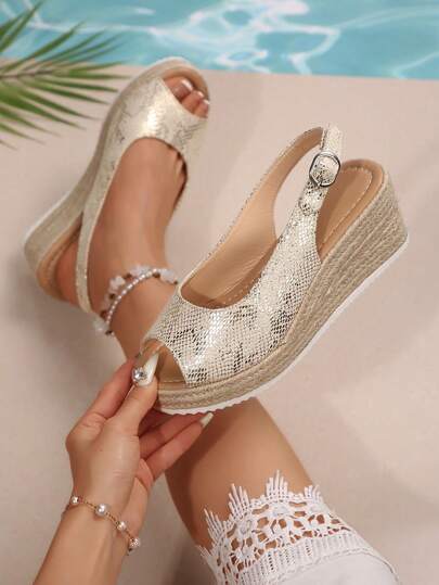 2026夏季新款女士凉鞋厚底露趾时尚百搭舒适户外沙滩拖鞋