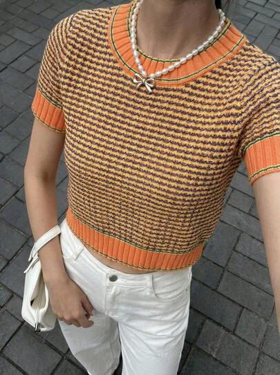 Buzzelle 优雅女士时尚条纹短袖T恤，撞色设计，修身剪裁，休闲百搭，法国厚面料，通勤必备，适合返校季、秋冬季节，也适合圣诞节、感恩节和新年假期穿着。