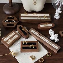 胡桃木黑色和米色戒指展示架，高端珠宝戒指展示架，珠宝店展示架，摄影道具 - 彩色 - 查看 1