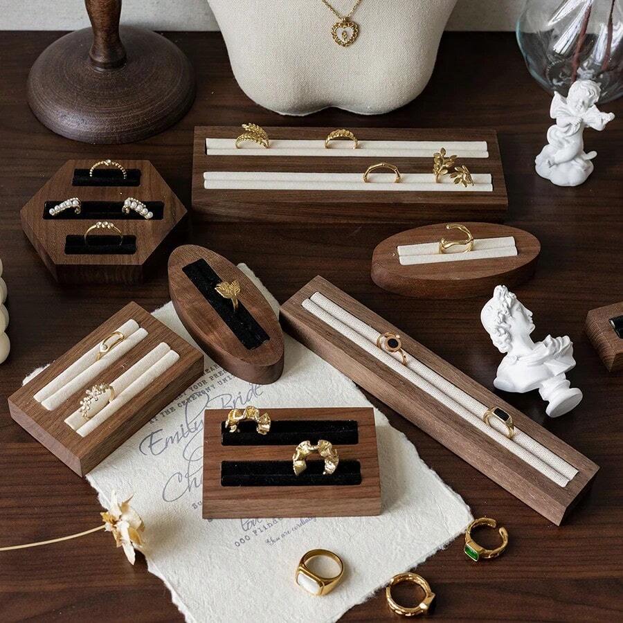 胡桃木黑色和米色戒指展示架，高端珠宝戒指展示架，珠宝店展示架，摄影道具 - 彩色 - 查看 1