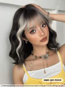 NAMM 14英寸灰银色短卷发假发，高密度150%，玫瑰网帽，高温丝滑合成纤维，适合日常佩戴、樱花庆典、派对、街头风、摄影等多种场合——女孩礼物假发配件 - 挑染白色 - 查看 3