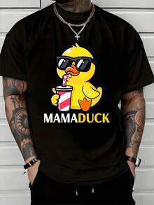 Un pato amarillo con gafas de sol sosteniendo un vaso con pajilla transmite una actitud relajada y divertida perfecta para quienes disfrutan destacar con humor y frescura camiseta de hombre cómoda para uso diario y ocasiones informales - Negro - Ver 8