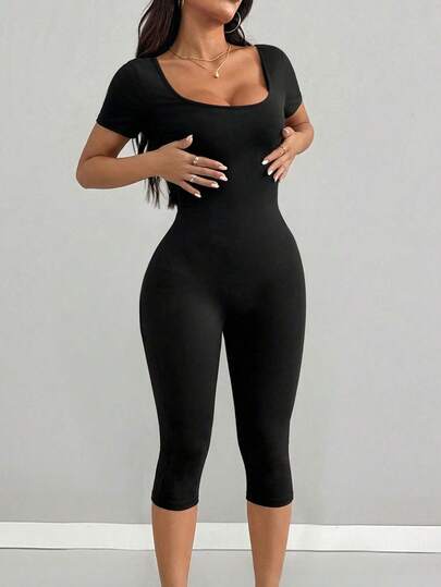 AiTyi 女士套装，修身休闲 U 领纯色修身时尚性感圆领舒适百搭户外运动街头风 Y2K 沙滩派对返校毕业圣诞节嘉年华复活节音乐节春季针织短袖上衣和高腰短裤两件套