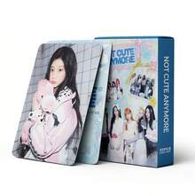 Bộ 55 tấm ảnh kỷ niệm album đơn "NOT CUTE ANYMORE" của nhóm nhạc nữ ILL!T, gồm hình ảnh nhóm của các thành viên Yunah, Minju, Moka, Wonhee và Iroha. Với chất lượng hình ảnh rõ nét, những tấm ảnh độ phân giải cao này là lựa chọn phổ biến và giá cả phải chăng dành cho các fan học sinh muốn sưu tầm như một món đồ lưu niệm K-Pop. - Màu xanh nhạt - Xem 4