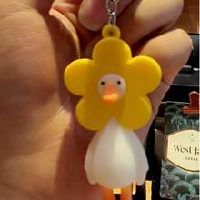 女士时尚新款黄色小鸭卡通玩偶钥匙扣吊坠，百搭配饰 - 彩色 - 查看 2