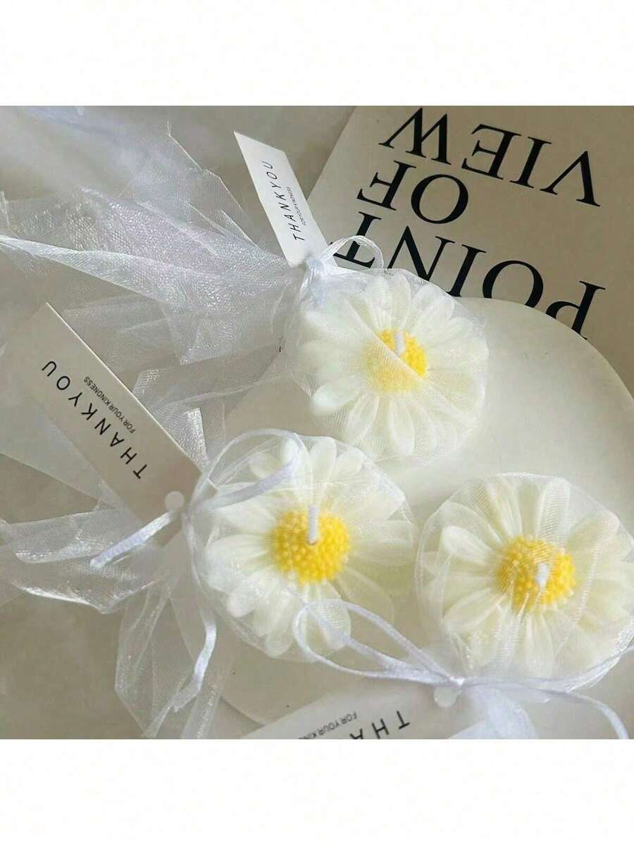Ins Scented Candle, Cute Gift For Women, Birthday, Girlfriend, Unique High-End Fragrance, Photo Prop - Daisy - View 1
