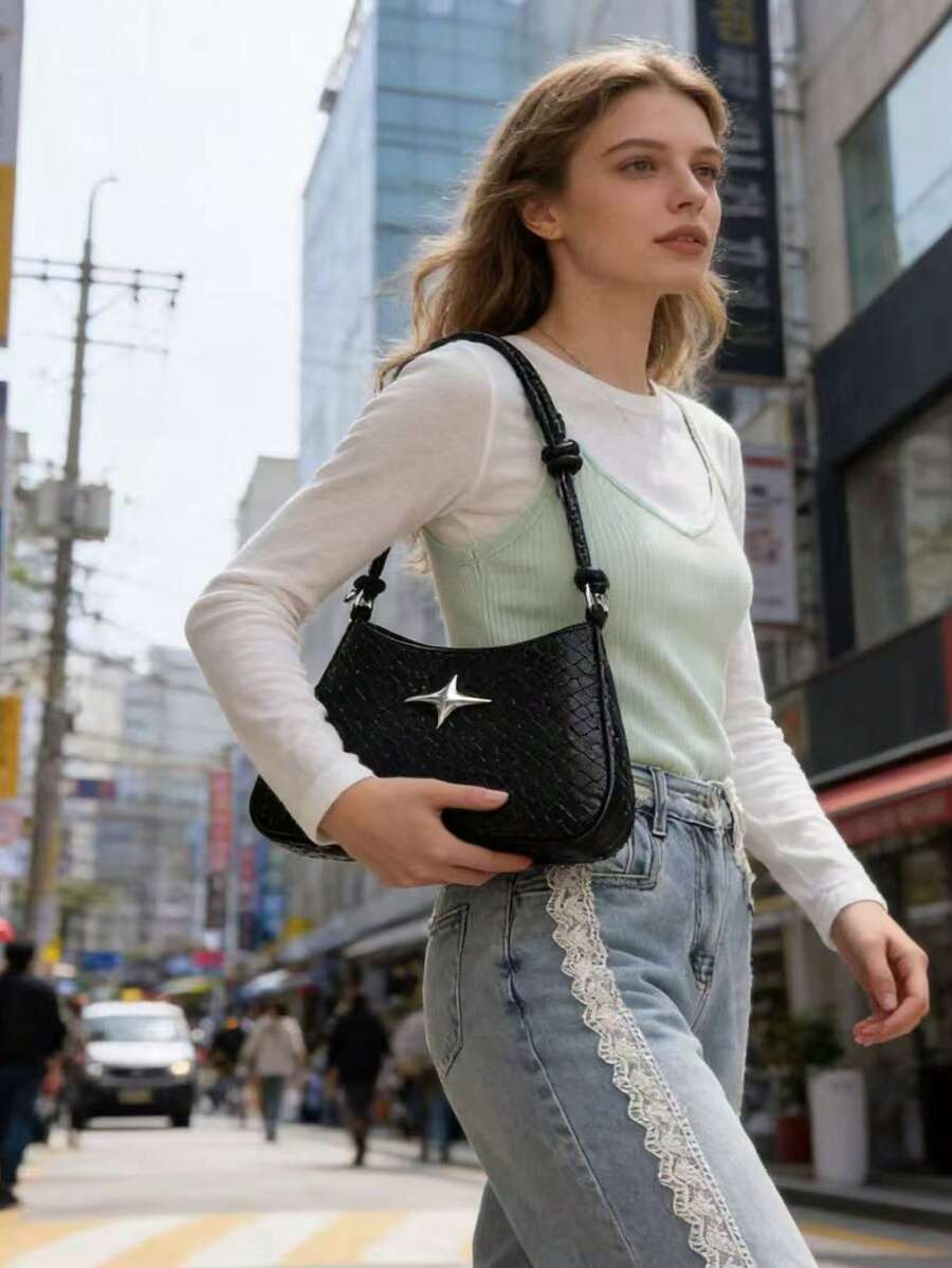 Original Design Crescent Moon Bag, New Summer Arrival, Niche High-End Underarm/Shoulder Handbag
