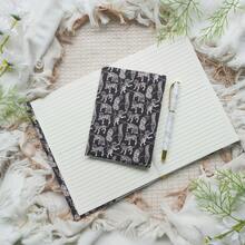 Funda de libro con estampado de leopardo rosa en tamaño A5/A6, funda protectora de cuaderno con patrón de animal lindo para viajes y uso diario - Una pieza - Ver 4