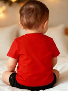 Disney Red Background Mickey Mouse Vertical Letter Polka Dot Background Print Baby Short Sleeve T-Shirt - Dynamic And Playful Casual Top - 紅色 - 查看 2