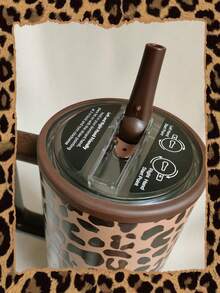 HydroJugs 40oz Traveler Tumbler Savanna Triple-Wall Insulated Stainless Steel With Straw Cup. Flip-Straw, 24 Hours Cold, Completely Leak-Proof. Suitable For Camping, Work, Indoor Use. Suitable For Water, Iced Tea Or Coffee, Ice Drinks , Hot Drinks, Juice. Gifts For Lovers, Wife,Girlfriends, Boyfriends, Friends, Family Members, Sisters, Brothers, Classmates, Students. Birthday Gift. Perfect For Students And Office Workers, Sports, Outdoor Activities, Camping, Traveling.  1183 Ml - 熱帶草原 - 查看 5