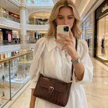 时尚纯色简约腰带装饰单肩斜挎包，适合购物、携带钱包、年轻女性、大学生、职场新人、白领人士。也非常适合办公室、大学、工作、商务、通勤、户外活动、旅行和郊游等场合。 - 咖啡棕 - 查看 2