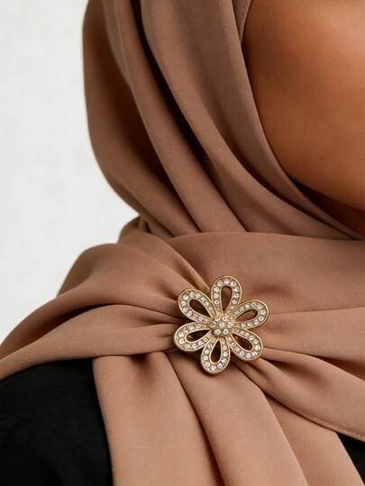 1pc Stylish Luxurious Faux Diamond Floral Scarf Clip – Elegant Scarf Buckle Ring For Shawls, T-Shirt Hems, Women's Multi-Functional Fashion Accessory, Hijab Pin, Securely Fixes Scarves.,Beach,Holiday