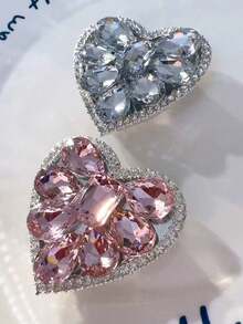 1个全钻心形闪亮气垫手机推拉支架。可放置于桌面，是一款美观实用的手机支架，是懒人必备之选。 - 彩色 - 查看 2