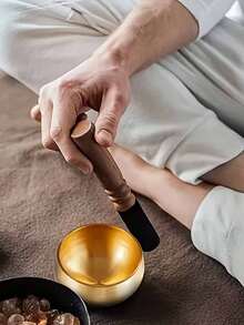 1个手工颂钵（含木槌），非常适合瑜伽、冥想、正念练习、脉轮平衡和声音疗愈。它也是一款专业的声音疗愈和心理健康冥想辅助工具。 - 彩色 - 查看 6