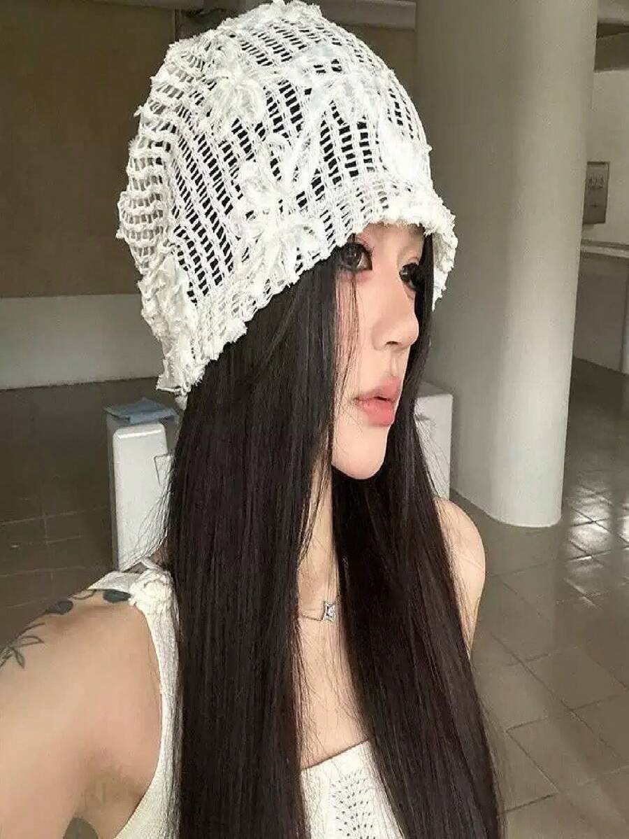 这款无檐镂空帽可爱迷人,非常适合旅行,轻松打造女士夏季海滩造型。 - 彩色 - 查看 1