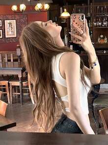 女士白色无袖罗纹针织背心 - 日系金属链条后背设计，休闲甜美性感街头风，柔软弹力面料修身剪裁，2026春夏必备单品，适合日常穿着/叠穿/周末聚会/海滩度假 - 白色 - 查看 4