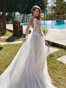 Elegant Sexy V Neck Long Sleeves Lace Appliqué A Line Tulle Formal Wedding Dress,Registry Office Dresses Bridal Gown,Evening Party Dress Birthday Party Dress Country Wedding,Romantic Church Ceremony Wedding Dress,Suitable For Wedding,Dating,Party,Singles' Party,Vacation,Formal Occasions,Dinner Dress,Prom Dress,Homecoming Dess,Cocktail Party,Wedding Guest Dress,Graduation - 白色 - 查看 2