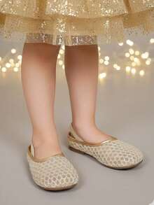 Girls Embroidered Mesh Fashion Shoes, Stylish Embroidered Lace Mesh Mary Jane Shoes In Silver And Beige, Round Toe Design With Elastic Closure, Breathable And Lightweight Wedding Party Shoes, Closure Comfortable Princess Flat Shoes For Toddler/Little Girls Aged 2-14, Suitable For Gatherings, Holidays And Vacations - Màu vàng - Xem 4