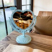 1个复古公主梳妆镜，桌面镜，宿舍镜，高清化妆镜，双面镜，化妆，便宜，房间装饰，梳妆台，旅行，卧室，化妆配件，镜子，梳妆镜，便宜，圣诞礼物，化妆，化妆工具，便宜货，礼物，女士礼物，圣诞礼物，赠品，旅行，便宜货，旅行必备 - 彩色 - 查看 25