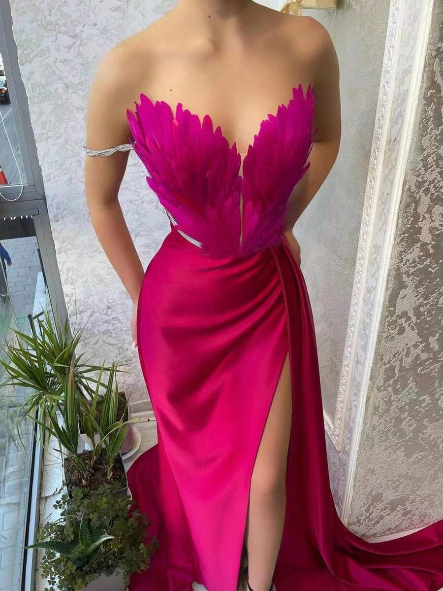 Gowns Woman Formal Elegant Ball Gown Dresses Prom Dresses For High School Strapless Feather Decor High Slit Maxi Dress, Satin Textured Waist Train Gown Dress, Perfect For Wedding, Gala & Party Feather Decor Strapless High Slit Maxi Dress, Satin Fitted Waist Train Gown Dress, Perfect For Wedding, Formal Evening & Party - Màu Hồng Tươi - Xem 1