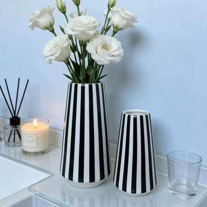 1pc Black & White Striped Vase, Minimalist European Style Cylindrical Flower Vase, Suitable For Living Room, Bedroom Or Tabletop Decor