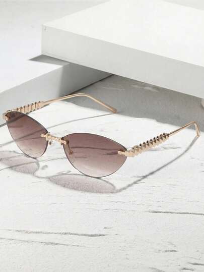 1 Cặp kính mắt mèo gọng nhỏ tối giản, thích hợp cho thể thao, du lịch, lái xe, bãi biển, lễ hội, kỳ nghỉ, dạo phố, câu cá, hoạt động ngoài trời. Chúng vừa là phụ kiện thời trang đường phố, vừa là lựa chọn cho kỳ nghỉ hè ở bãi biển theo phong cách sinh viên, du lịch ngoài trời và mùa tựu trường.