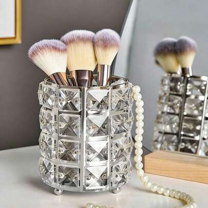 1个银色水晶化妆刷架，钻石装饰笔筒，北欧风格化妆刷收纳，适用于化妆台、美甲工具、桌面整理，融合了日欧式魅力