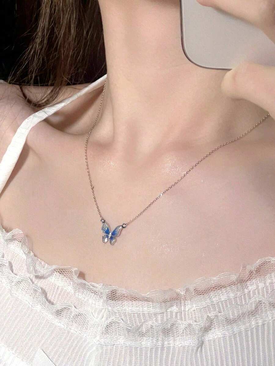 1件时尚简约奢华性感精致优雅百搭渐变蝴蝶吊坠项链,适合女性日常休闲、派对、音乐节佩戴,也是情人节礼物之选。 - 銀色 - 查看 1